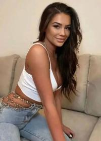 Şirinevler Escort Helin İle Zevklerin Peşinden Gidin